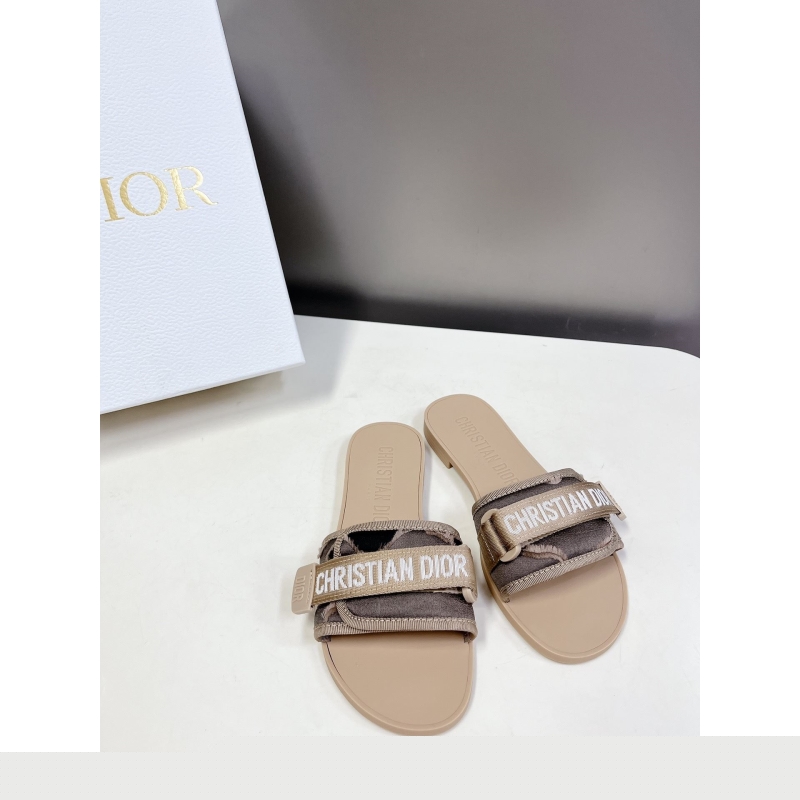 ch**an D*or slippers